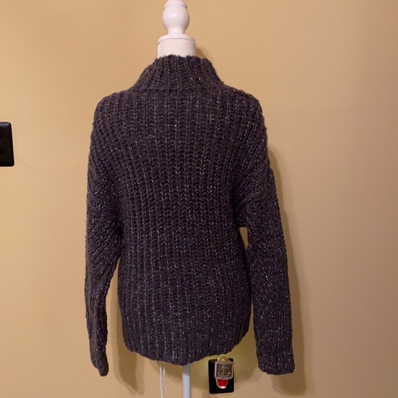 Express sweater - Picture 7 of 13